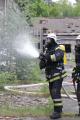 Die Freiwillige Feuerwehr Zehlendorf &uuml;bt das L&ouml;schen eines Feuers (ow) 